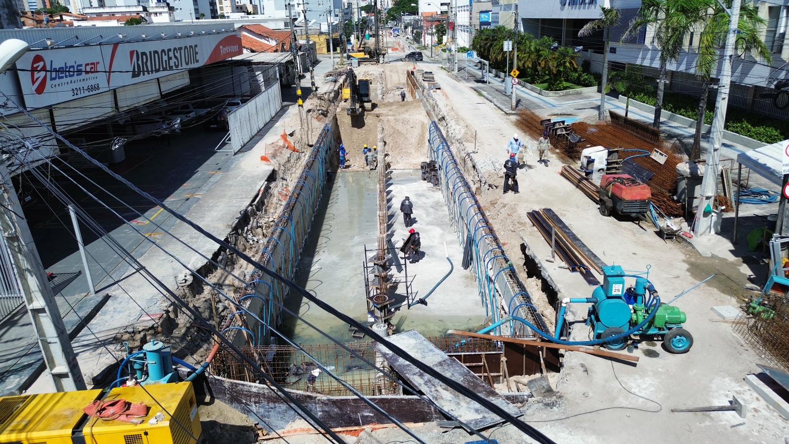 imagem do obra na avenida heráclito graça